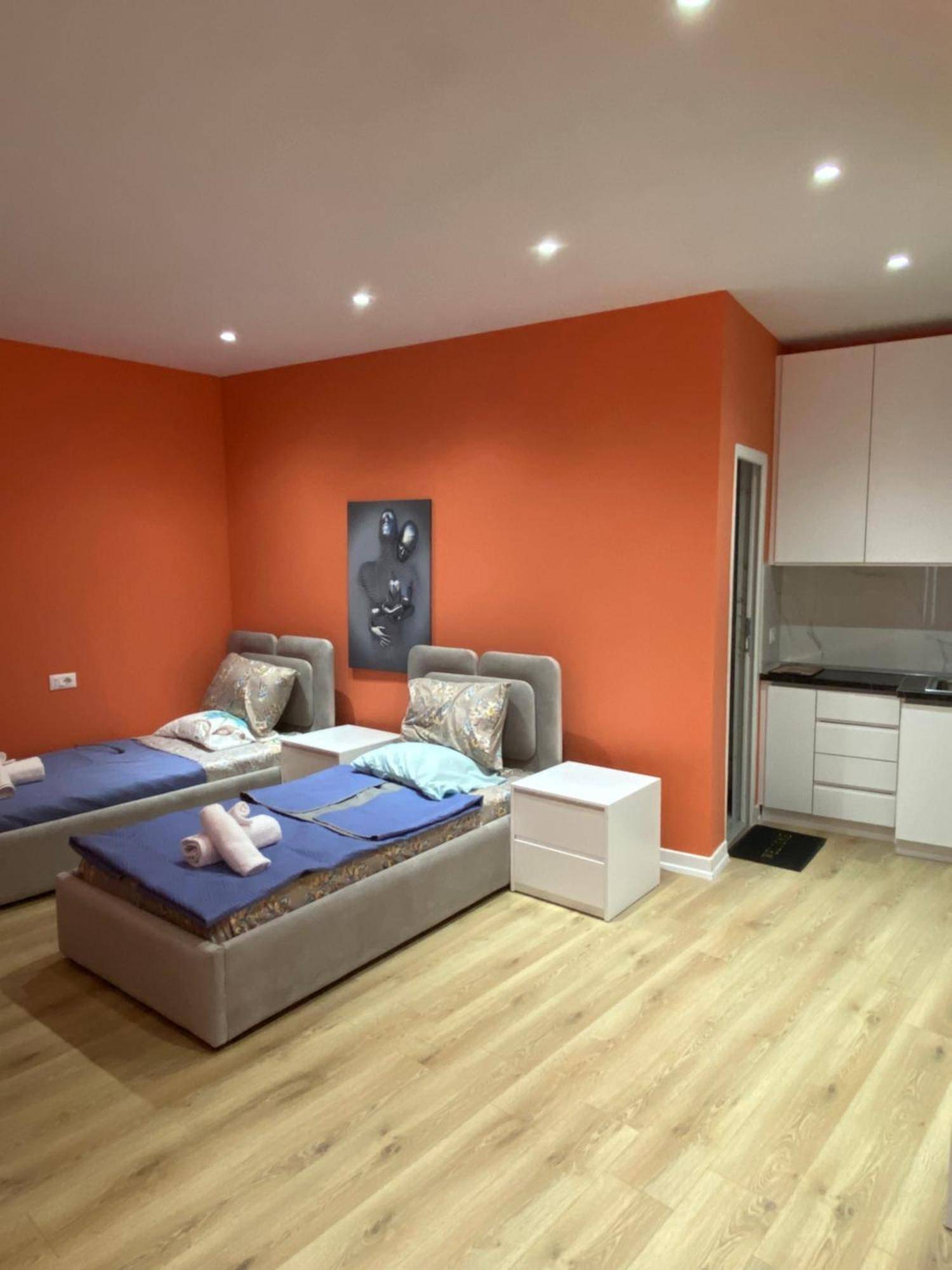 Center Apartment *